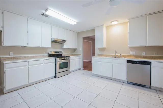 $1,988 | 1010 Laurelleaf Drive, Pflugerville, TX 78660