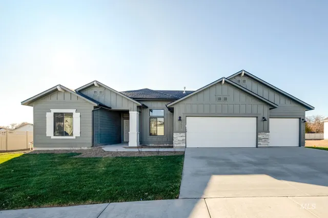 $464,990 | 751 Strike Eagle Street, Mountain Home, ID 83647