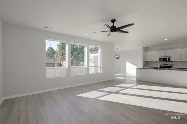 $464,990 | 751 Strike Eagle Street, Mountain Home, ID 83647