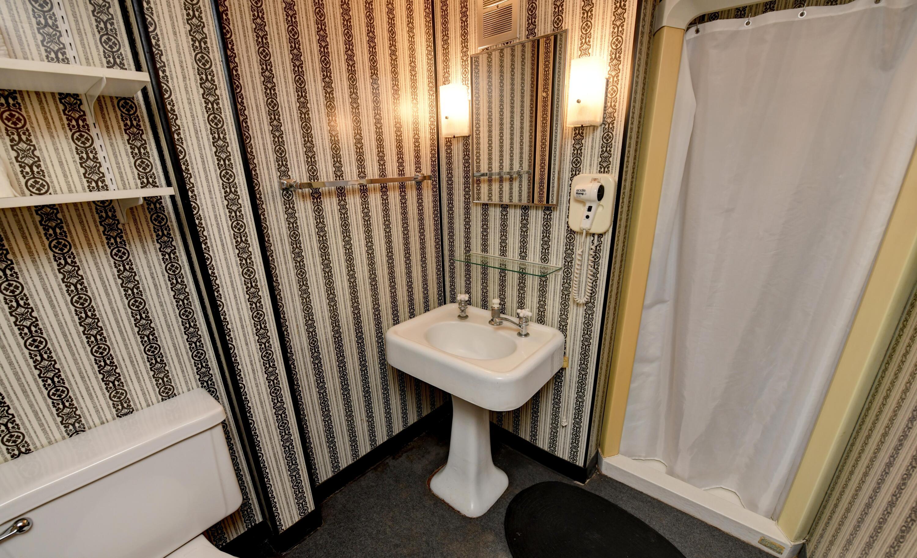 37 Winthrop Road Columbus, OH 43214 - Photo 51 of 56 Basement Bath