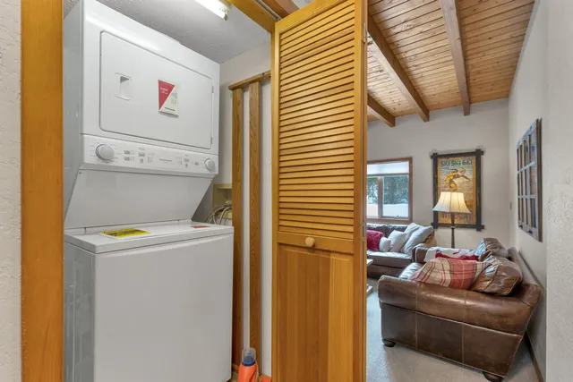 $469,900 | 4 Bear Village Road, Bartlett, NH 03812