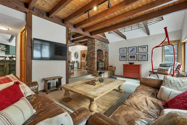 $469,900 | 4 Bear Village Road, Bartlett, NH 03812