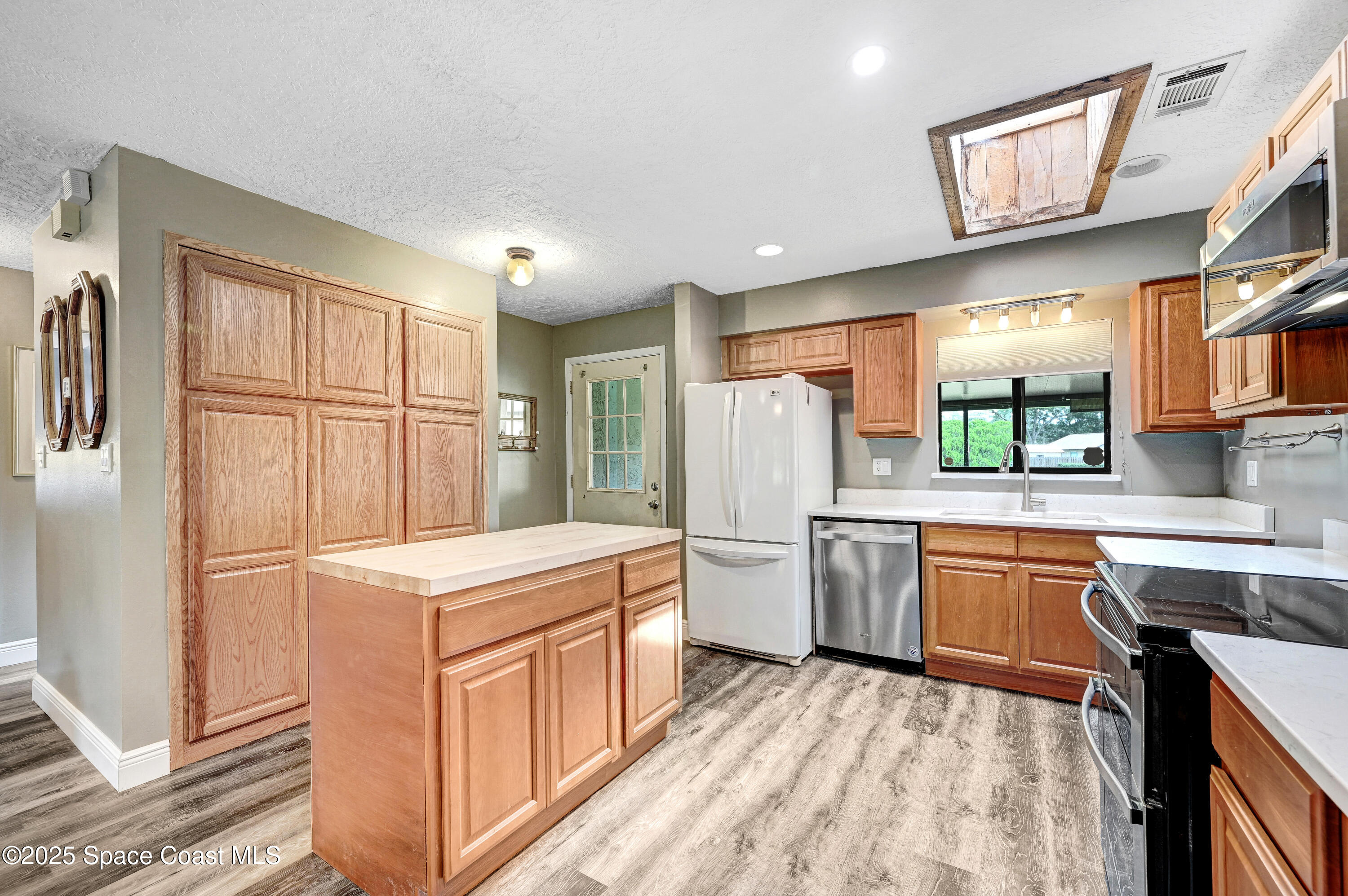 1078 Grapefruit Road Southeast Palm Bay, FL 32909 - Photo 6 of 36 DSC_0804