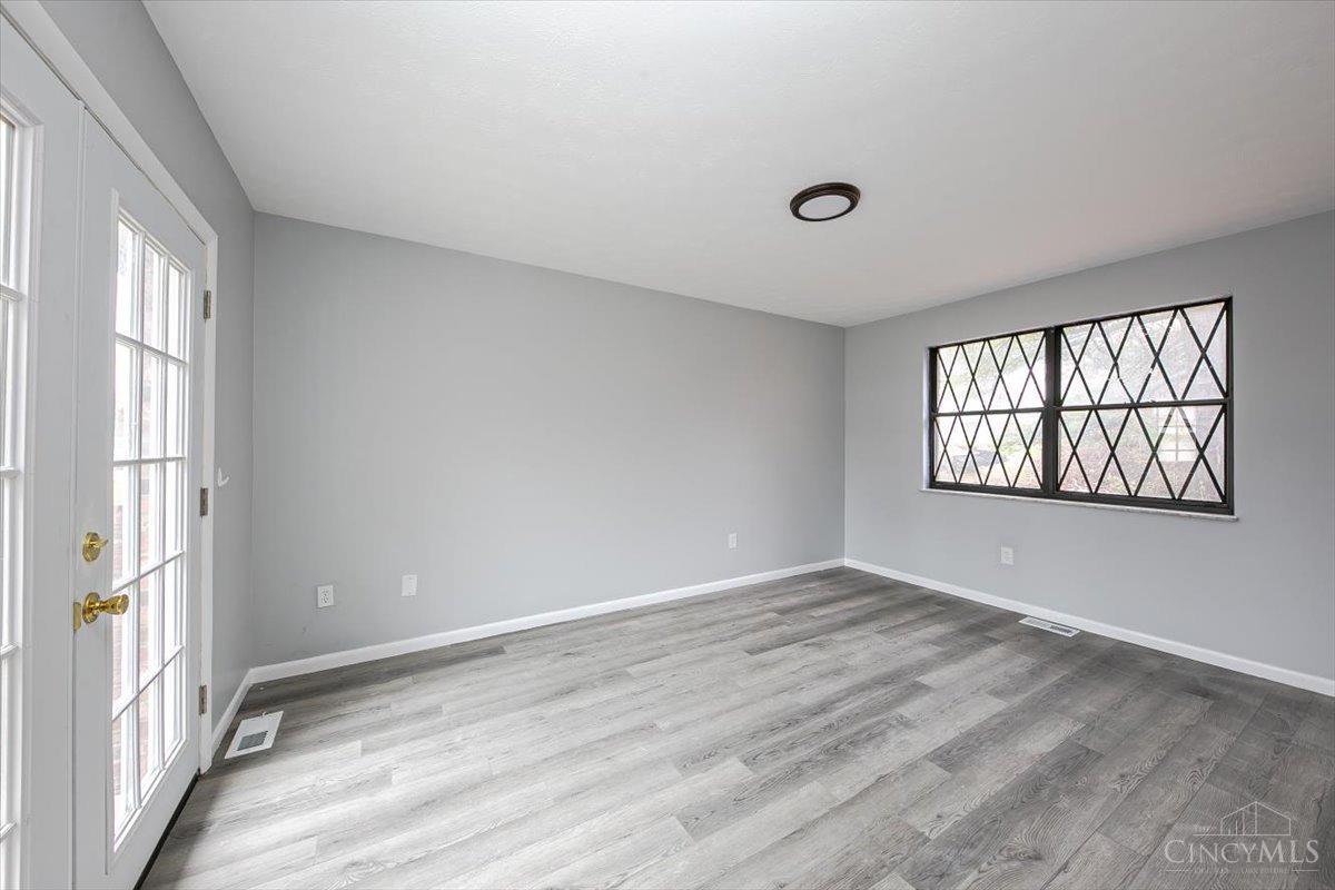 5674 Springdale Road, Unit 11 Cincinnati, OH 45251 - Photo 7 of 32
