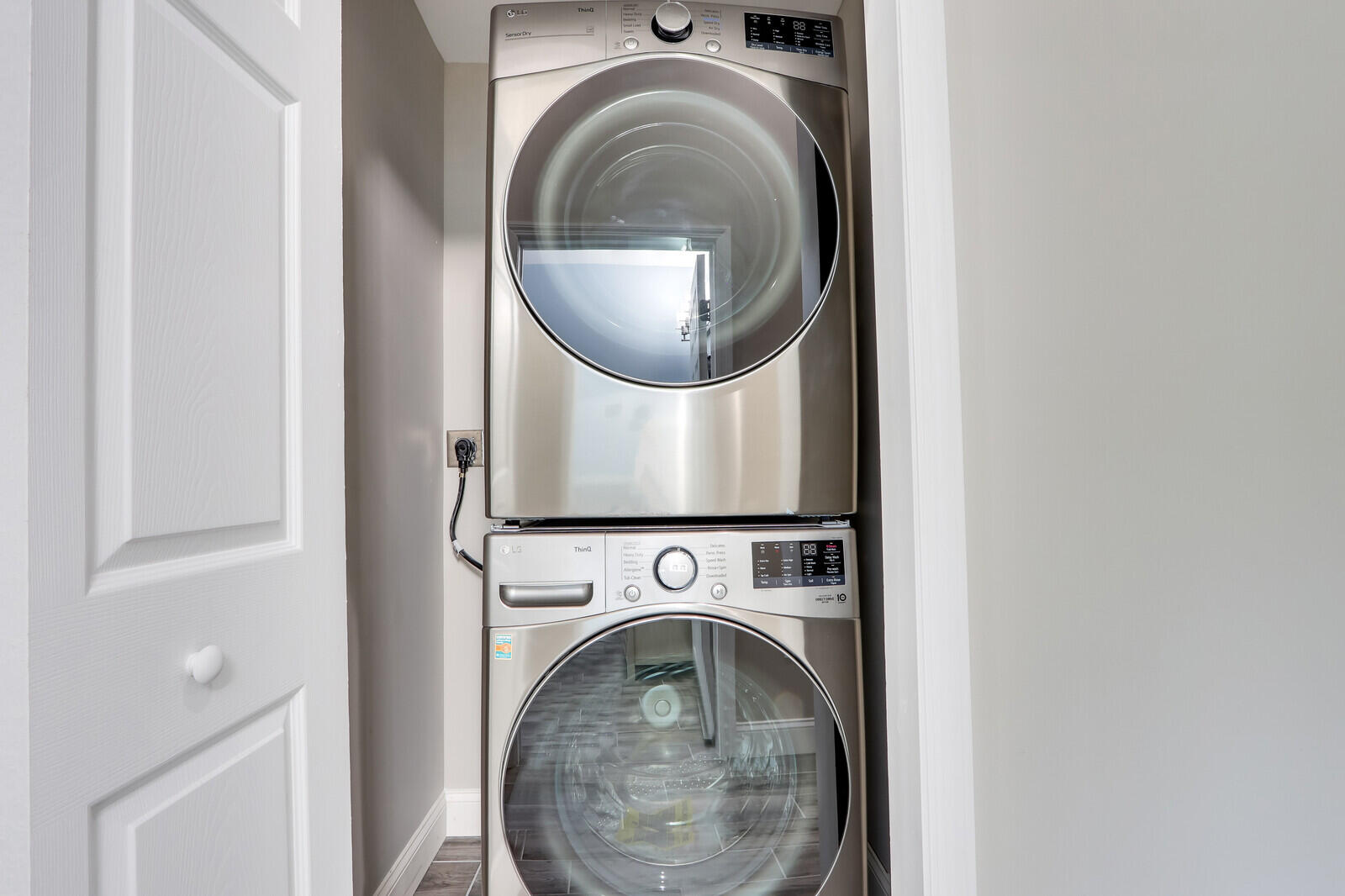 17120 Jupiter Farms Road, Unit C Jupiter, FL 33478 - Photo 31 of 52 LAUNDRY