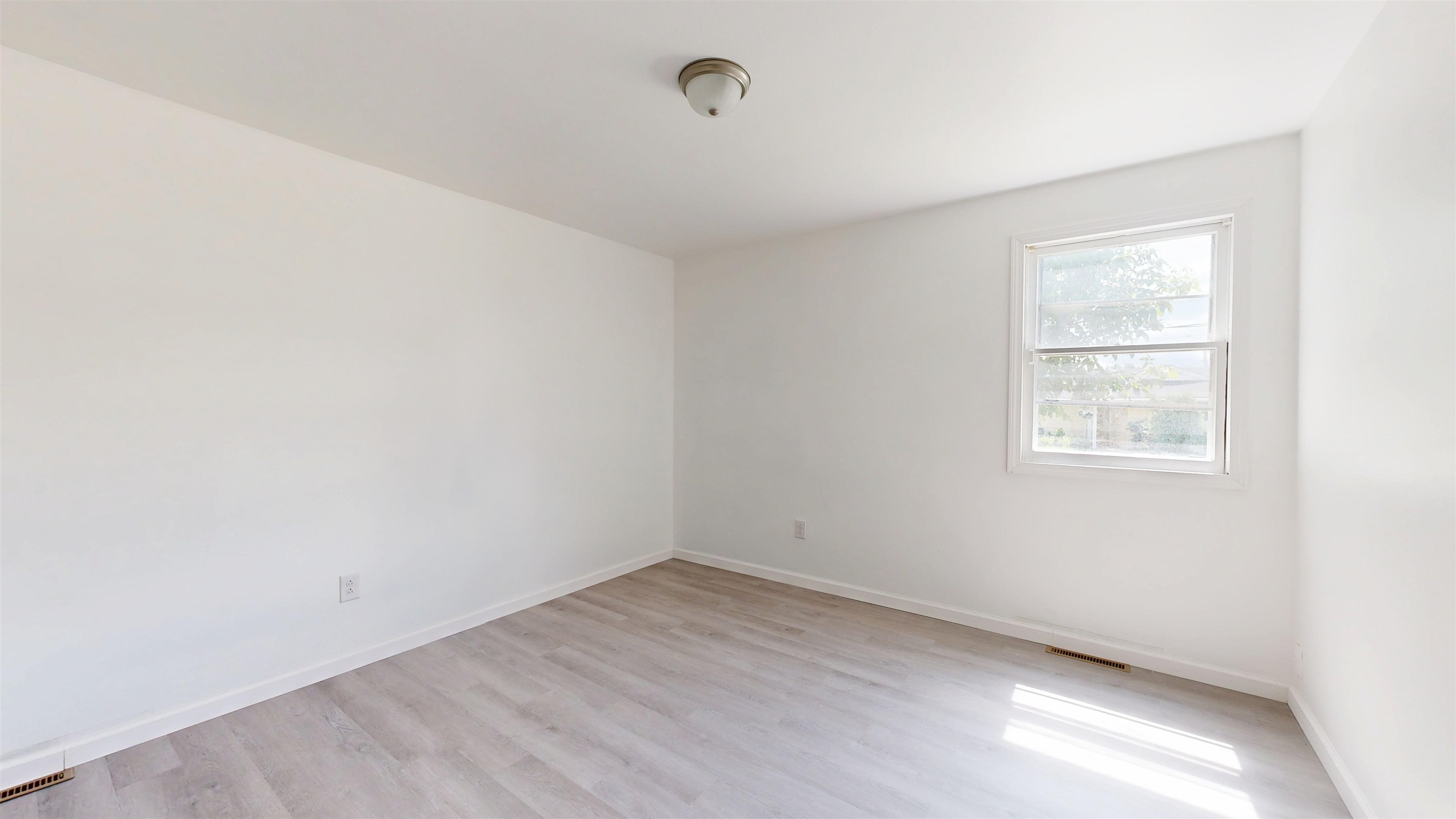 39 Gail Street Winooski, VT 05404 - Photo 12 of 23