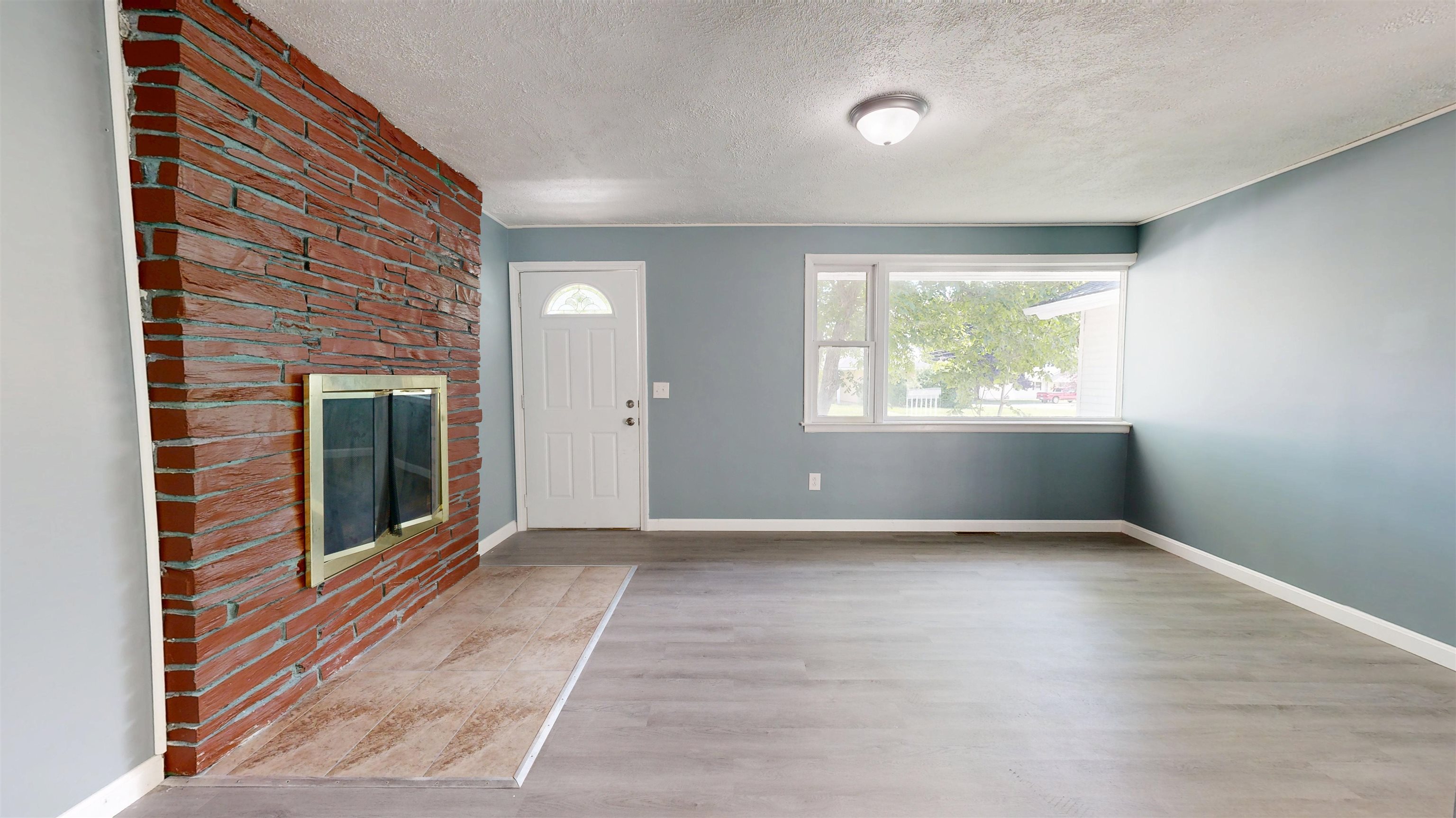 39 Gail Street Winooski, VT 05404 - Photo 3 of 23