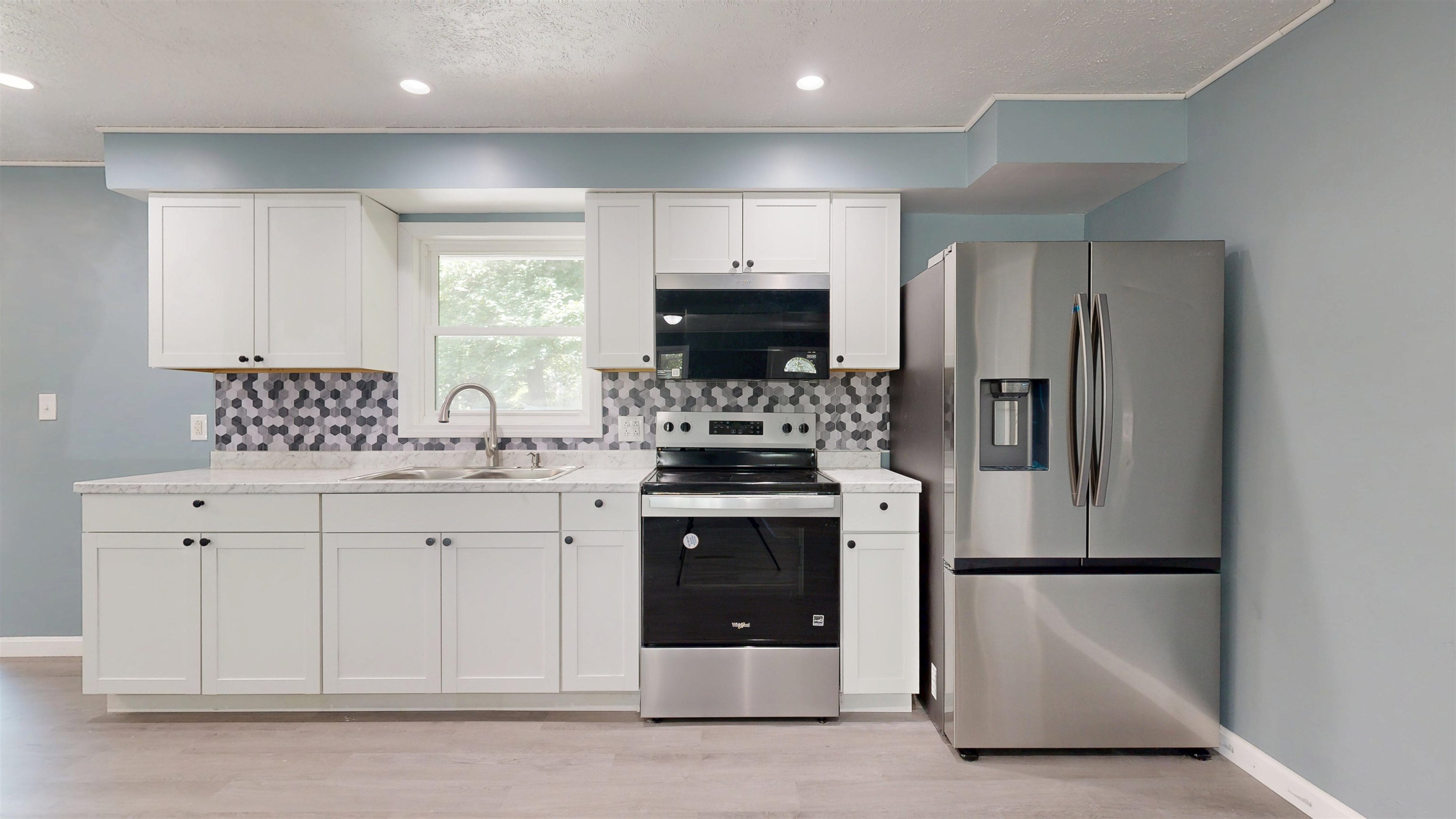 39 Gail Street Winooski, VT 05404 - Photo 6 of 23