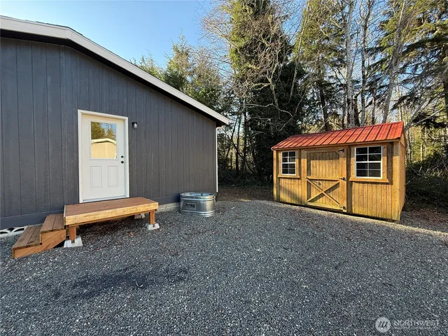 a view of house and outdoor space