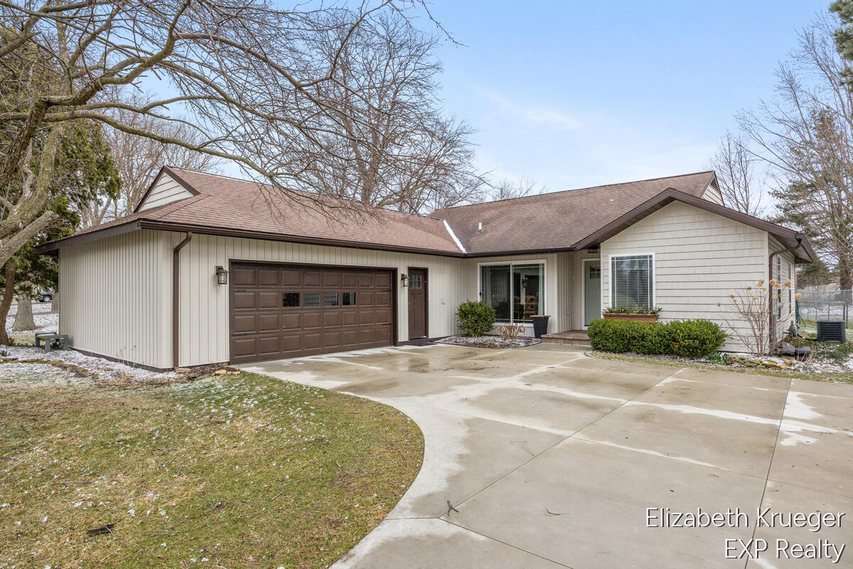 4365 Chappel Street Wayland, MI 49348 - Photo 2 of 34 1644-East-David_001