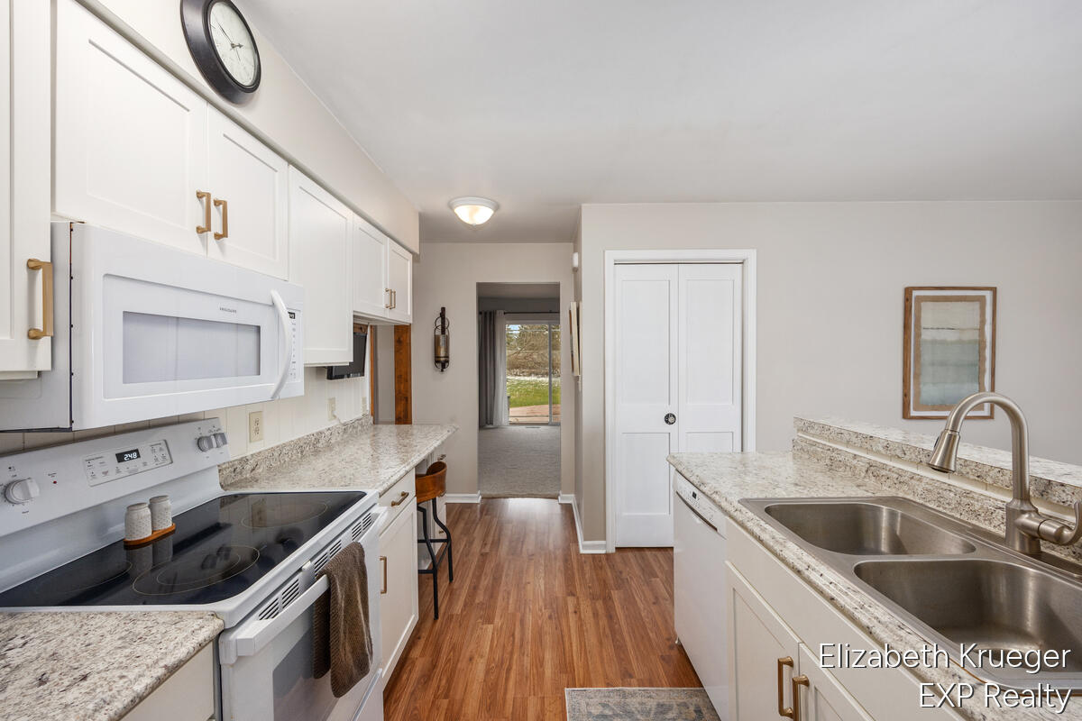 4365 Chappel Street Wayland, MI 49348 - Photo 9 of 34 1644-East-David_008