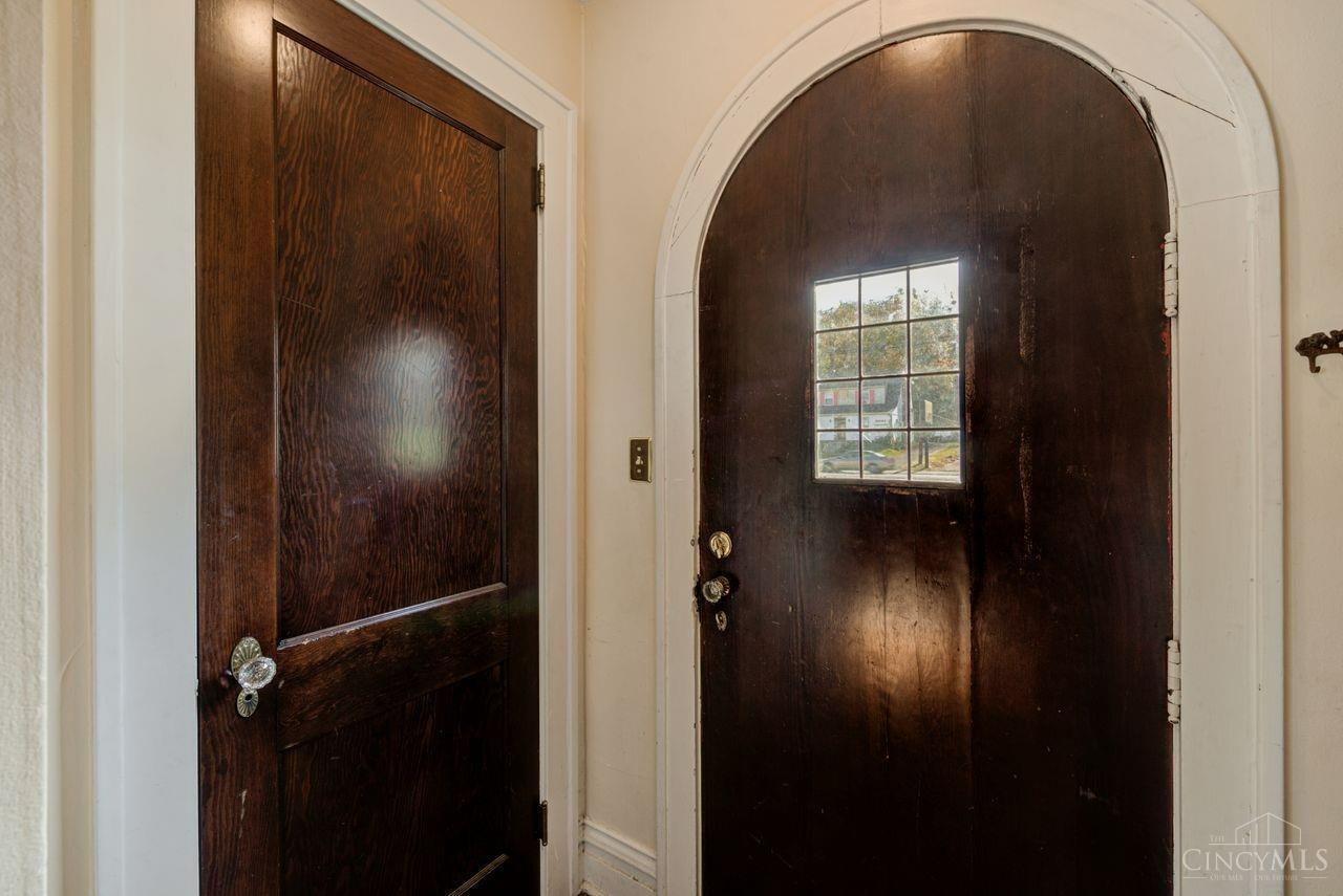 9469 Reading Road Reading, OH 45215 - Photo 6 of 43