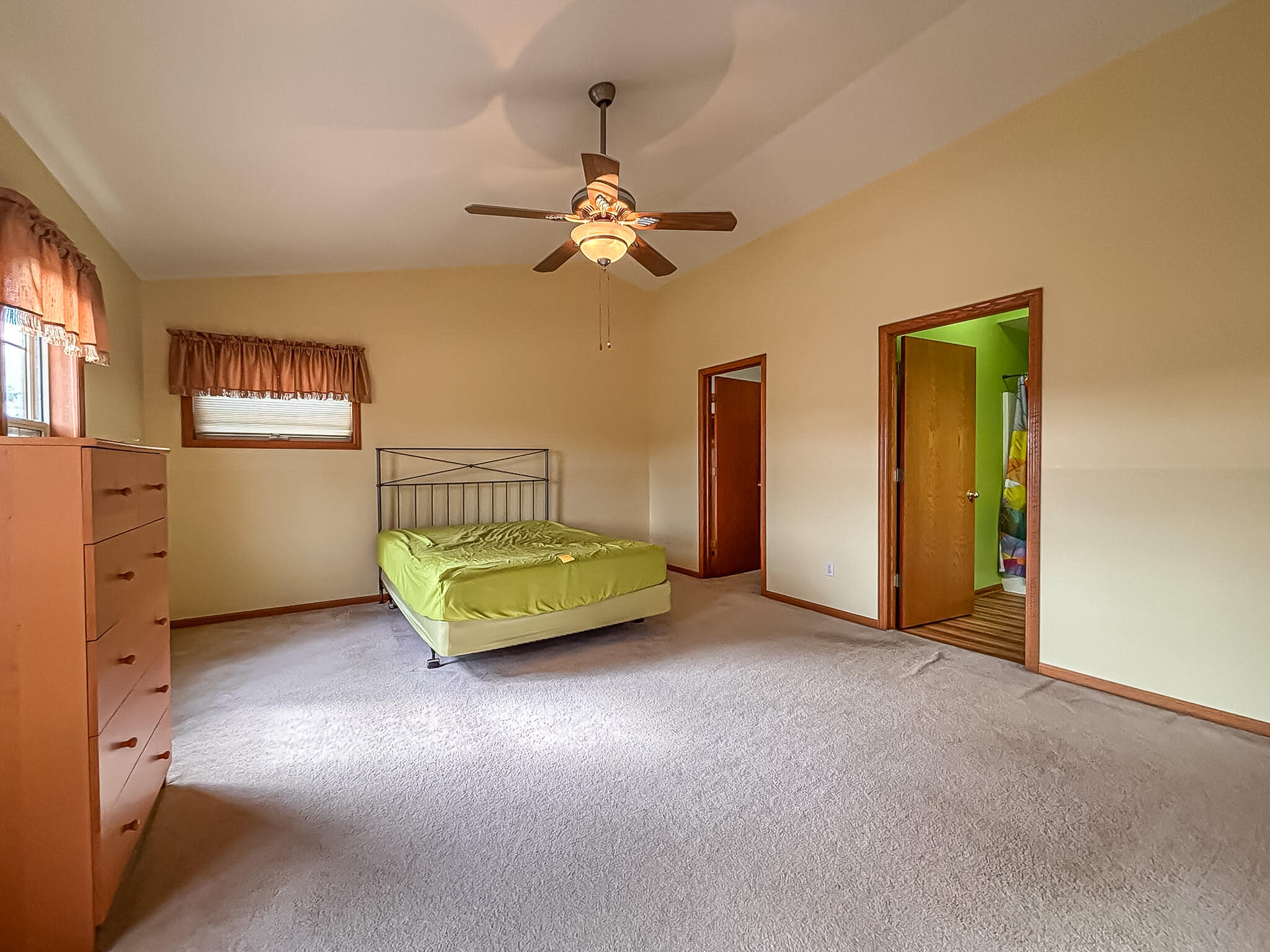 5900 Randal Lane Caledonia, WI 53402 - Photo 18 of 37 Primary Bedroom