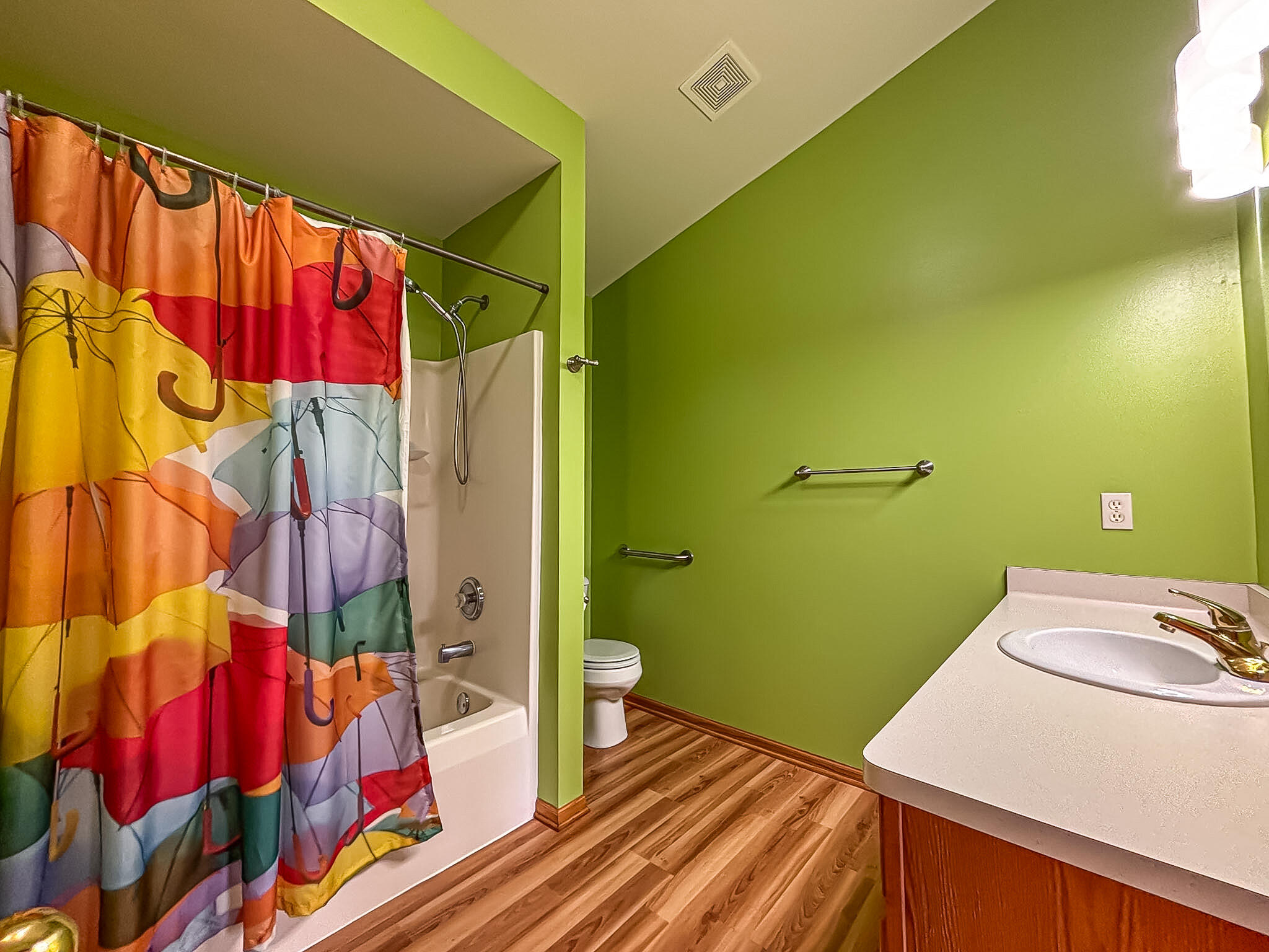 5900 Randal Lane Caledonia, WI 53402 - Photo 20 of 37 Primary Bath