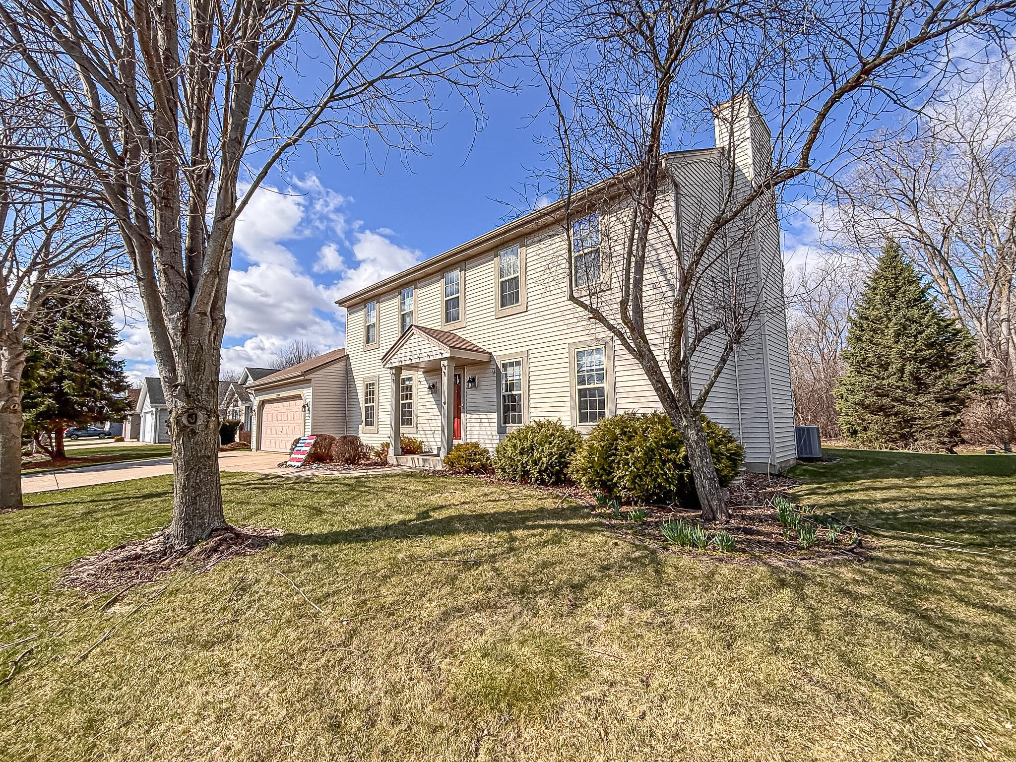 5900 Randal Lane Caledonia, WI 53402 - Photo 2 of 37 Exterior