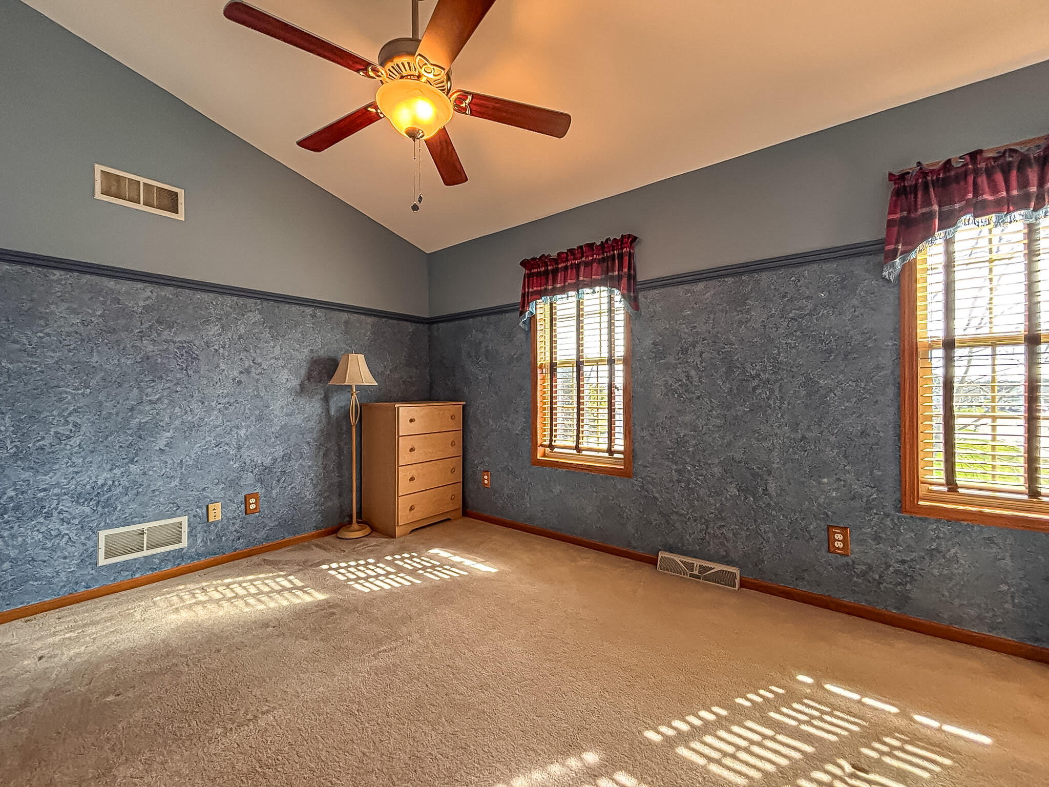 5900 Randal Lane Caledonia, WI 53402 - Photo 23 of 37 Bedroom 3