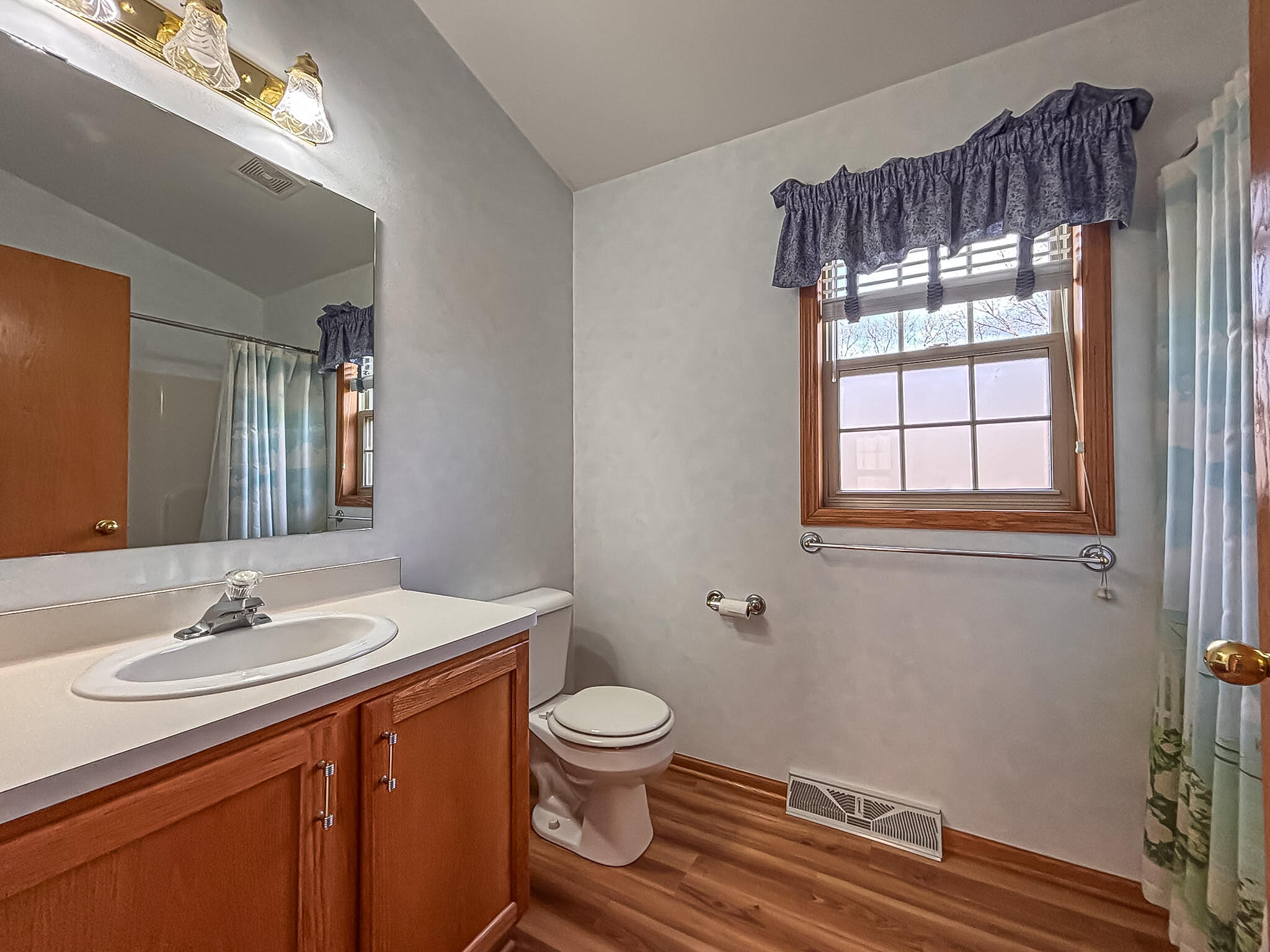 5900 Randal Lane Caledonia, WI 53402 - Photo 24 of 37 Upper Guest Bath