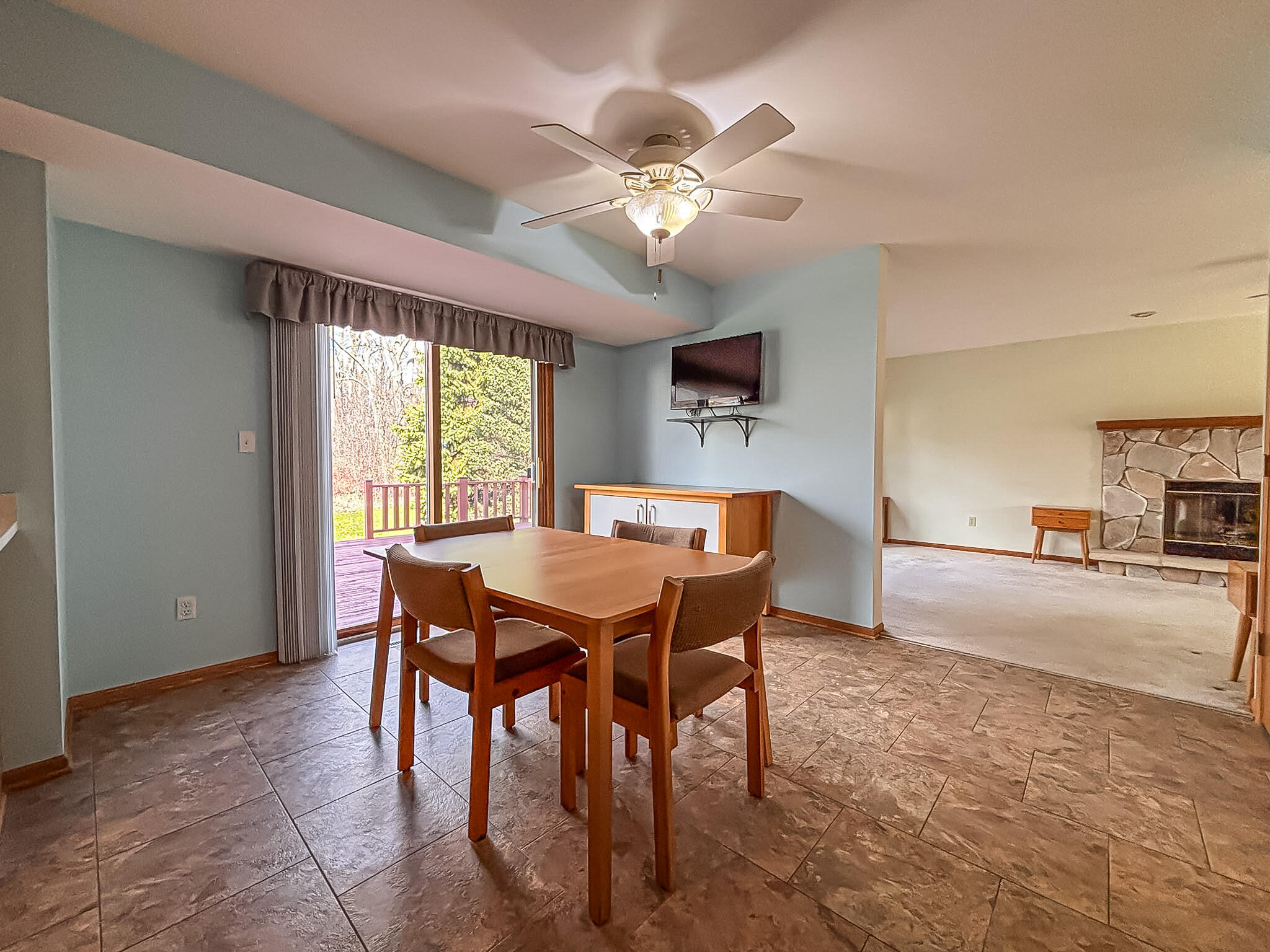 5900 Randal Lane Caledonia, WI 53402 - Photo 8 of 37 Kitchen