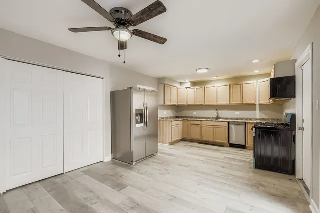 $1,950 | 8001 South Essex Avenue, Unit 1, Chicago, IL 60617