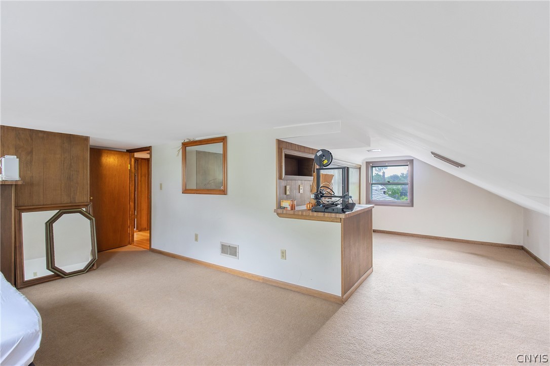 112 Winthrop Road Syracuse, NY 13206 - Photo 7 of 42 Spacious & Adaptable Upper-Level Retreat with Endl