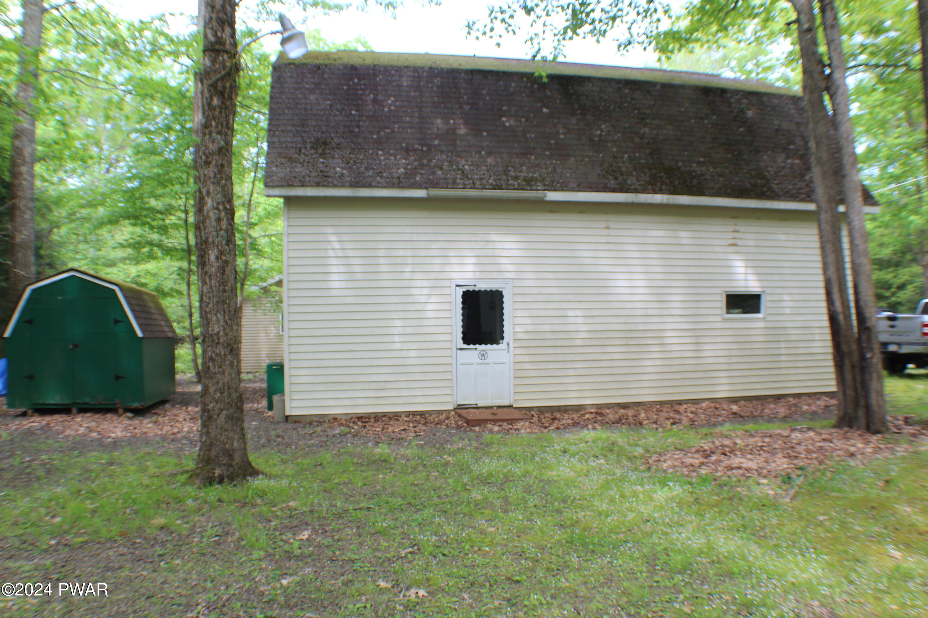 155 Perry Road Greentown, PA 18426 - Photo 9 of 23