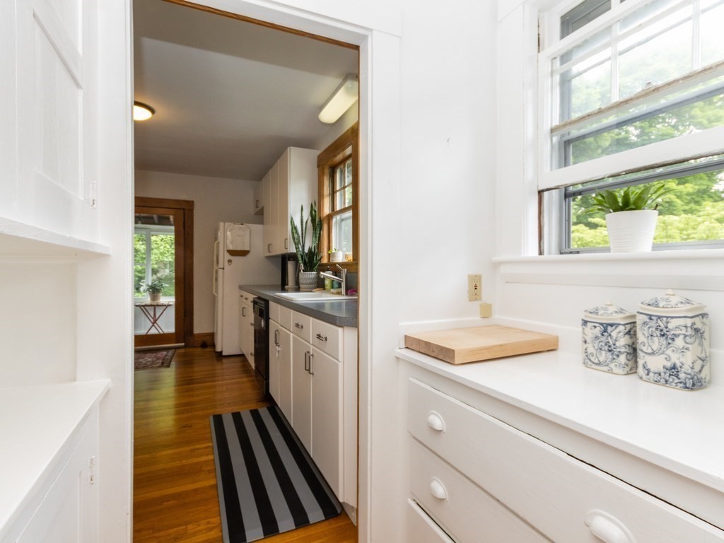 112 Adena Road, Unit 112 Newton, MA 02465 - Photo 9 of 31 Gallery Image 9