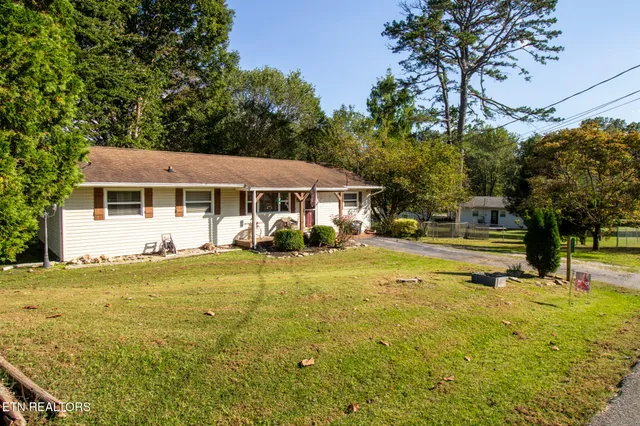 $265,900 | 212 Reba Avenue, Harriman, TN 37748
