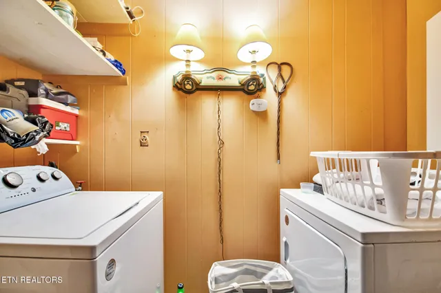 $265,900 | 212 Reba Avenue, Harriman, TN 37748