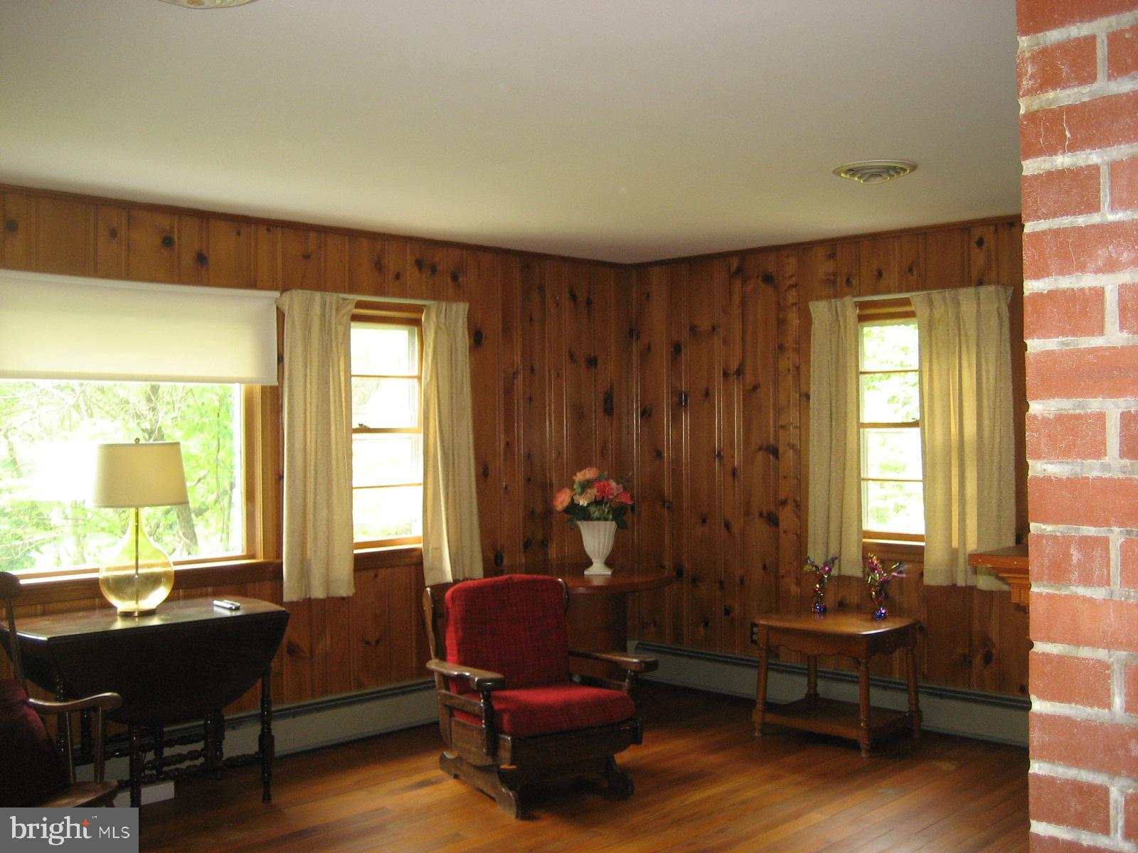 2459 Frogtown Road Bluemont, VA 20135 - Photo 11 of 56 Living room