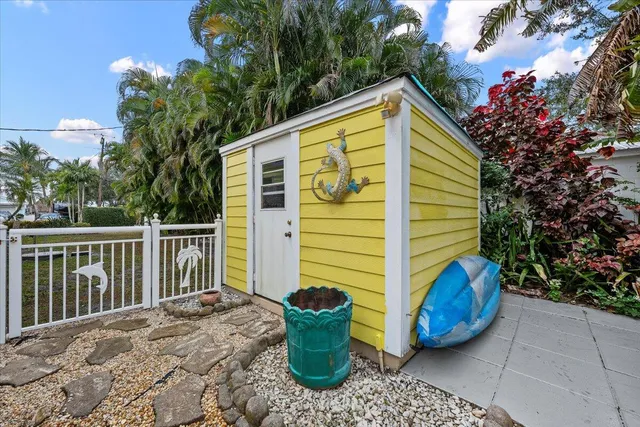 $1,999,999 | 9363 Southeast Cove Point Street, Tequesta, FL 33469