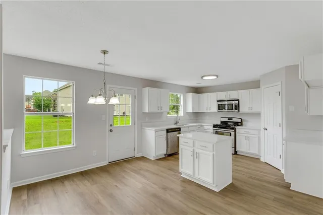 $344,900 | 907 Brisley Circle, Hampton, GA 30228