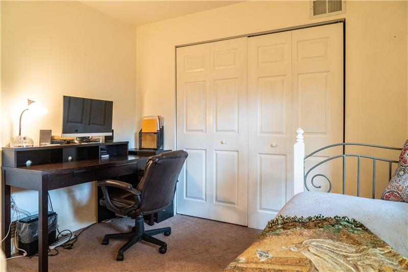 1505 Kenzie Road Pittsburgh, PA 15205 - Photo 17 of 25 Gallery Image 17