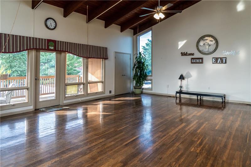 1505 Kenzie Road Pittsburgh, PA 15205 - Photo 21 of 25 Gallery Image 21