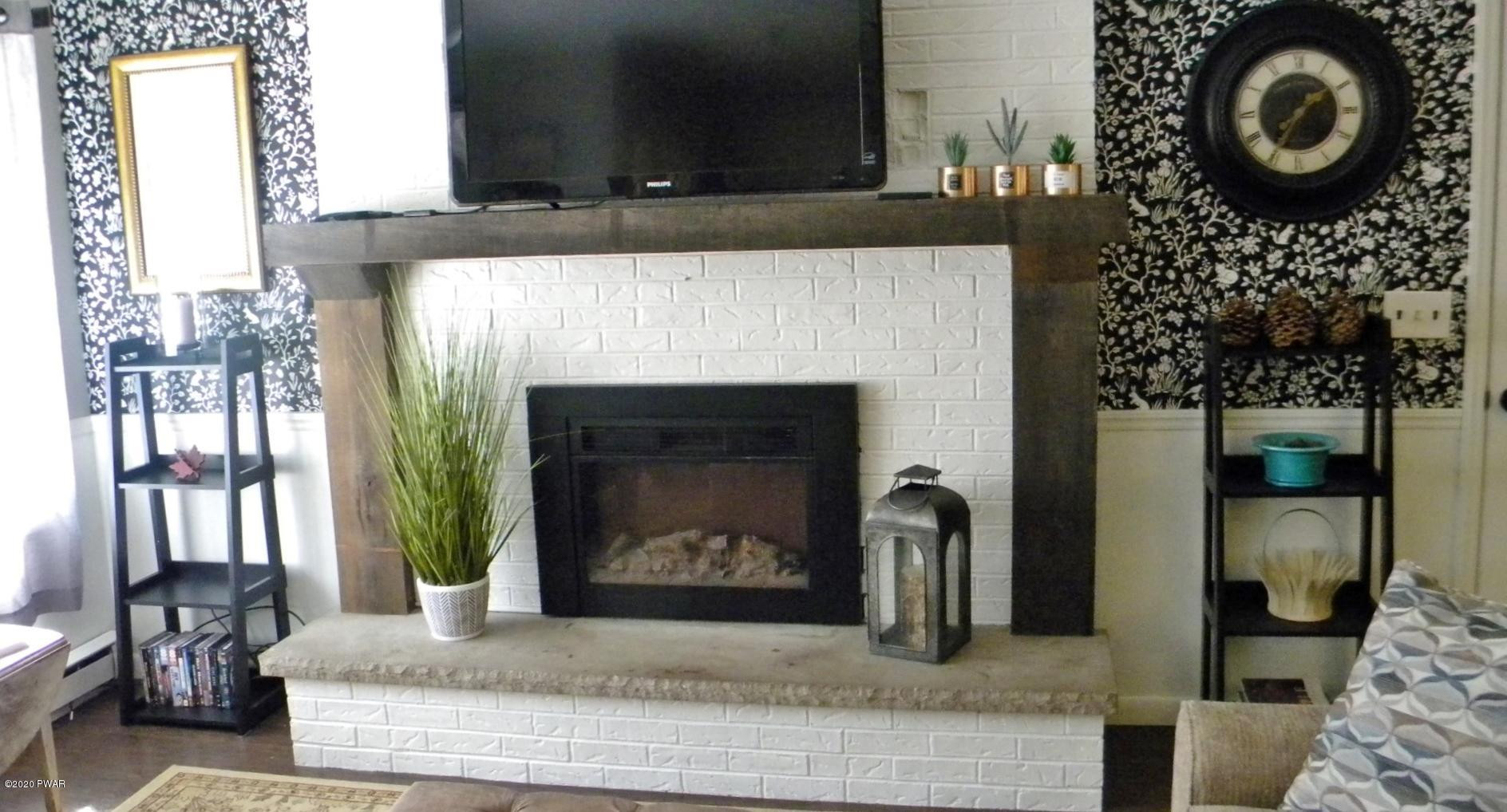 125 Pine Forest Road Greeley, PA 18425 - Photo 17 of 46 13-LIVING FIREPLACE