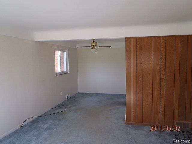 9823 Middlebelt Road, Unit 19 Livonia, MI 48150 - Photo 2 of 11 P6020006