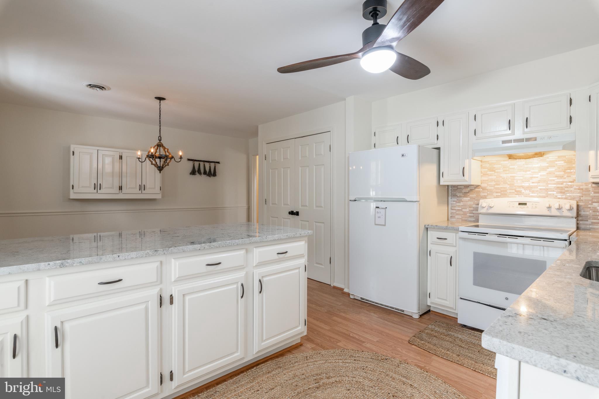6026 Fort Hunt Road Alexandria, VA 22307 - Photo 7 of 49 Gallery Image 7