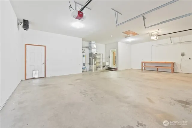 a view of a livingroom with furniture