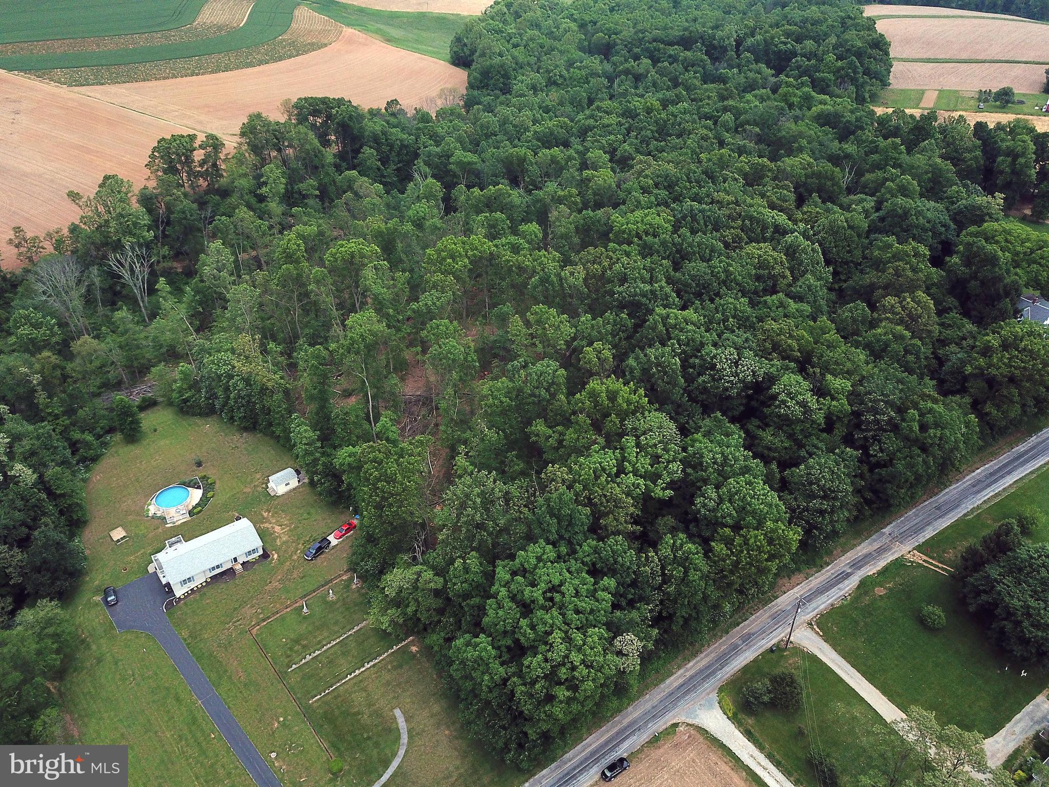 44 Church Road Felton, PA 17322 - Photo 9 of 12 a view of a yard from a balcony