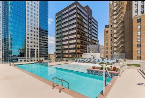 $374,999 | 1101 Walnut Street, Unit 907, Kansas City, MO 64106