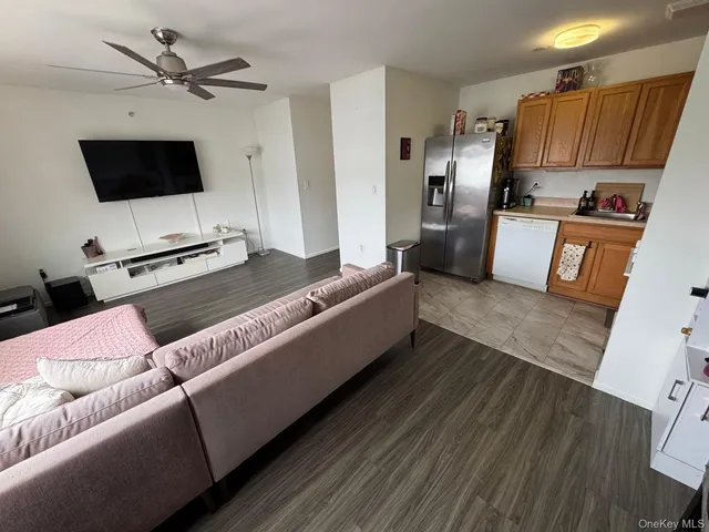 $2,890 | 103 Horizon Court, Unit B | Harding Park