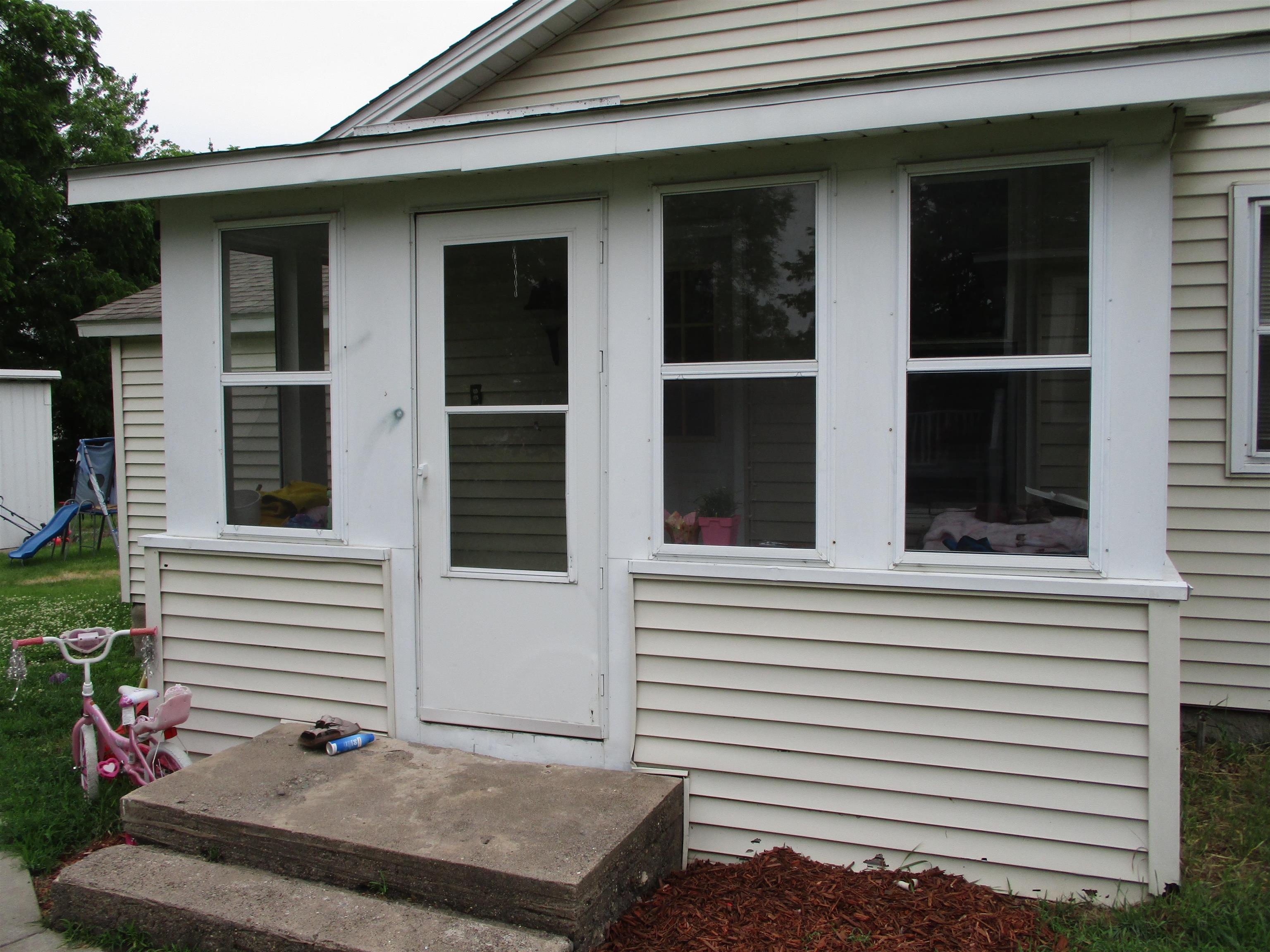 215 South Prairie Street Prairie du Chien, WI 53821 - Photo 3 of 19