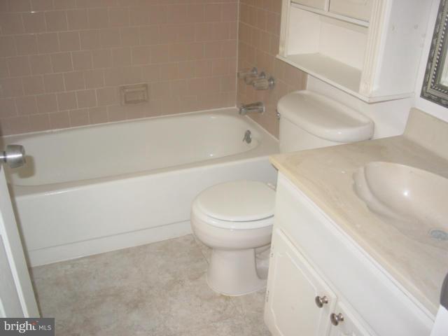 804 Uniontown Road Westminster, MD 21158 - Photo 6 of 16 Bath (Master)