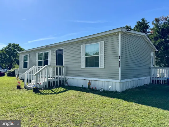 a view of backyard of house