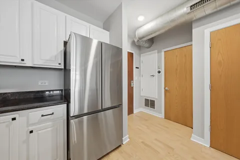 $449,000 | 1610 West Fullerton Avenue, Unit 403, Chicago, IL 60614