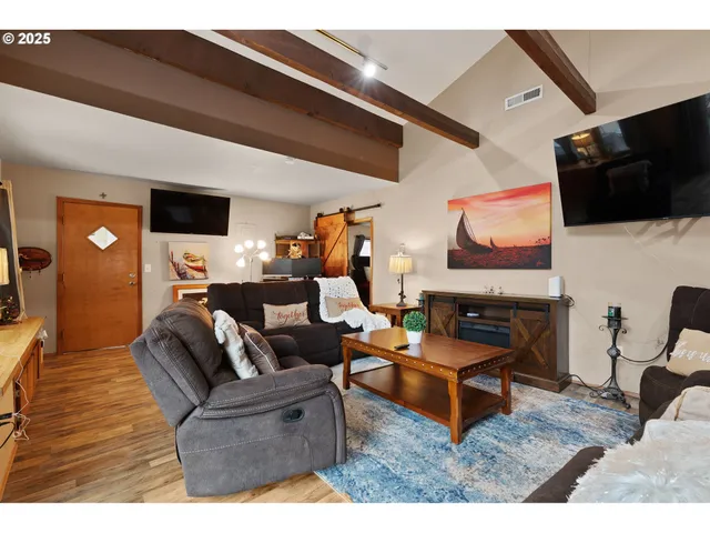 $600,000 | 14530 Northeast Knott Court, Portland, OR 97230