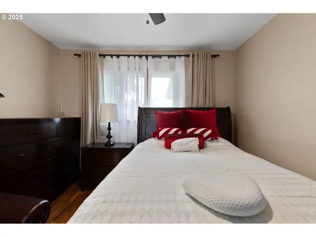 $600,000 | 14530 Northeast Knott Court, Portland, OR 97230