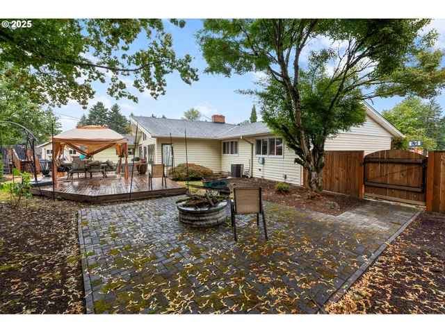 $600,000 | 14530 Northeast Knott Court, Portland, OR 97230