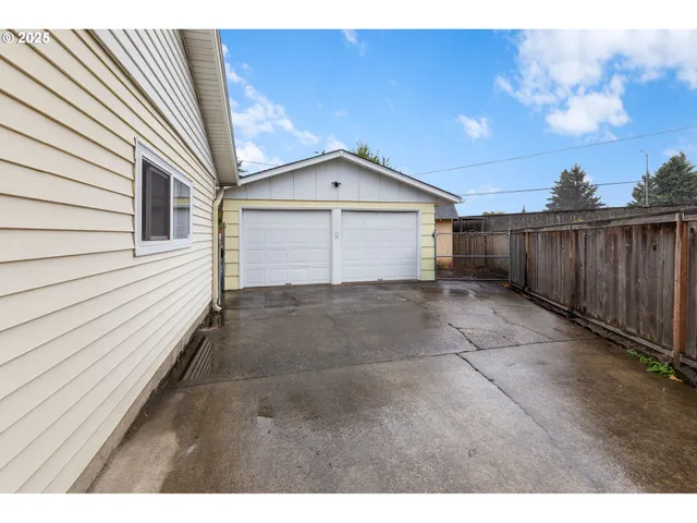 $600,000 | 14530 Northeast Knott Court, Portland, OR 97230