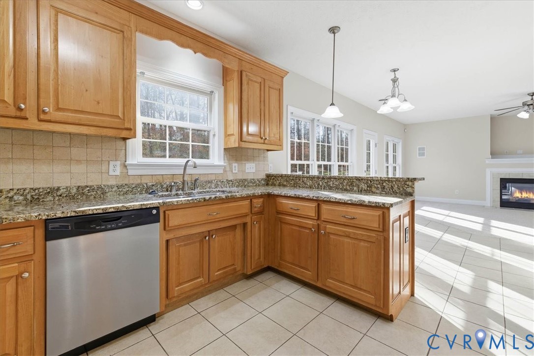 11891 Old Stage Road Prince George, VA 23875 - Photo 23 of 38 kitchen open to eat in area