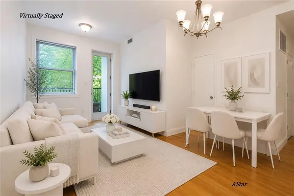 $680,000 | 1492 East 12th Street, Unit 3A | The Lindens